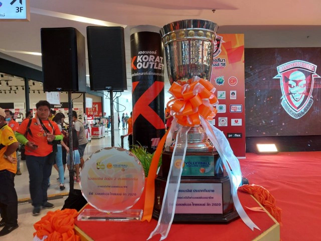 "แคทเดวิล"   แจกไข่หมื่นฟองฉลองแชมป์