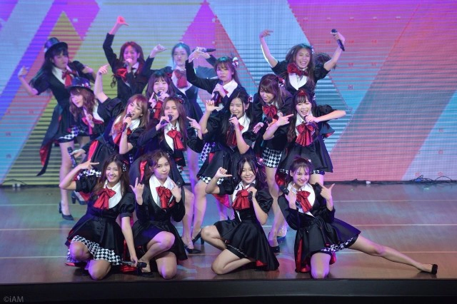 BNK48 จัดเต็ม แสดงเธียเตอร์สเตจใหม่ ทีมB III - NV