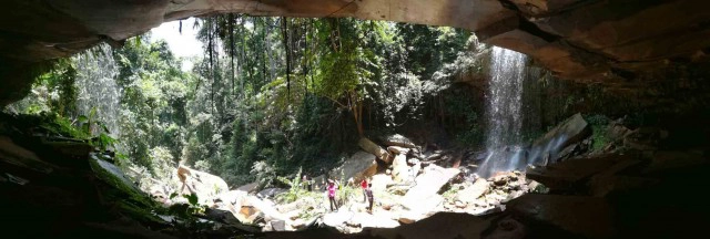 เดินป่า-ชมน้ำตกถ้ำหมี บ้านร่มเกล้า