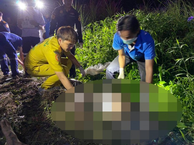 เก๋งซิ่งชนท้ายกระบะหนุ่มศรีสะเกษดับ4