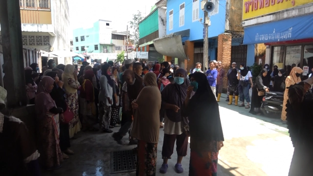 พ่อค้าแม่ค้าประท้วง ไม่พอใจการปรับรูปแบบตลาดใหม่