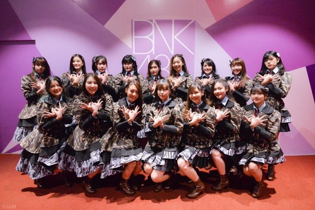 BNK48 จัดเต็ม แสดงเธียเตอร์สเตจใหม่ ทีมB III - NV