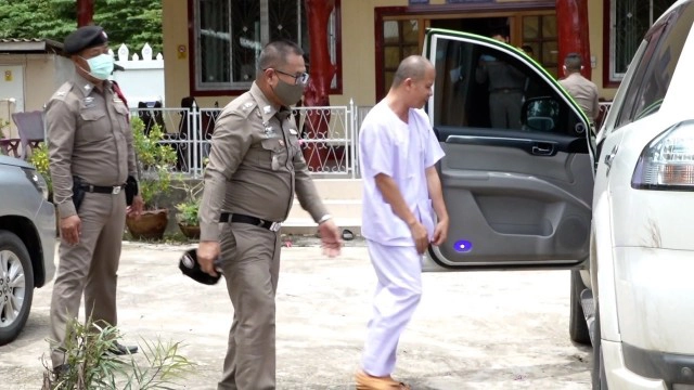 สึกเจ้าอาวาสถ่ายใต้กระโปรงนักเรียน