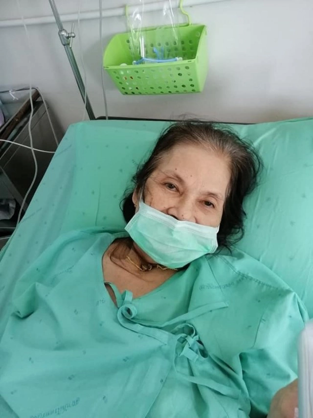 ส่งกำลังใจ 'ป้าแมว' ปอดติดเชื้อส่ง รพ.อีกครั้ง