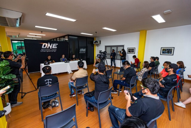 4 ขุนพล วันแชมเปียนชิพ พร้อมขึ้นเวทีบู๊ วัน โนเซอร์เรนเดอร์