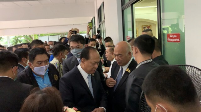 "บิ๊กป้อม" เปิดคนใกล้ชิดอวยพรเบิร์ดเดย์