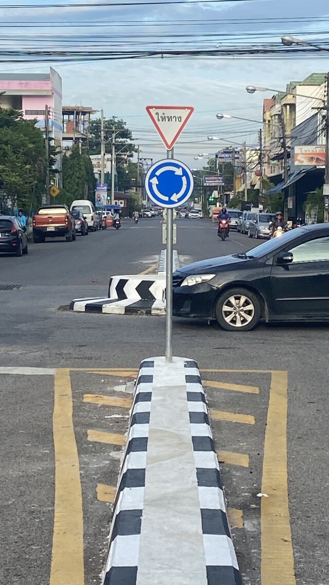 วงเวียนเล็ก  ลดอุบัติเหตุ