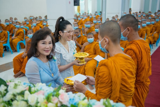 ปันปัน ควงคุณแม่ ร่วมกิจกรรม วันแม่แห่งชาติ