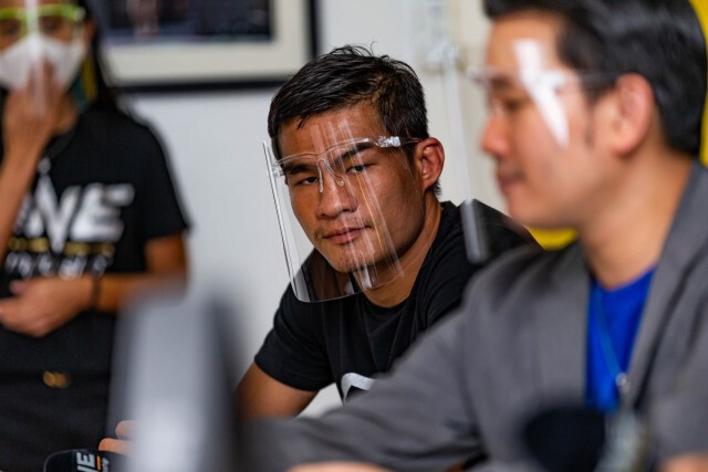 4 ขุนพล วันแชมเปียนชิพ พร้อมขึ้นเวทีบู๊ วัน โนเซอร์เรนเดอร์