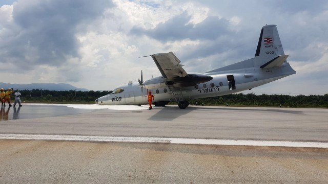 ระทึก เครื่องฟอกเกอร์ ทร.ลงจอดฉุกเฉิน ปิดรันเวย์ชั่วคราว