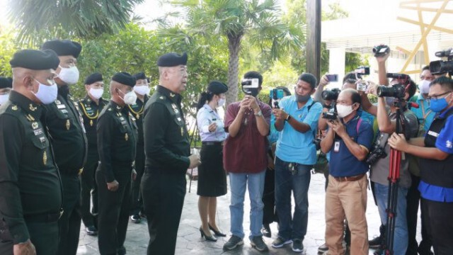 มทภ.3เตือนสติ "ไม่ก้าวล่วงสถาบัน"