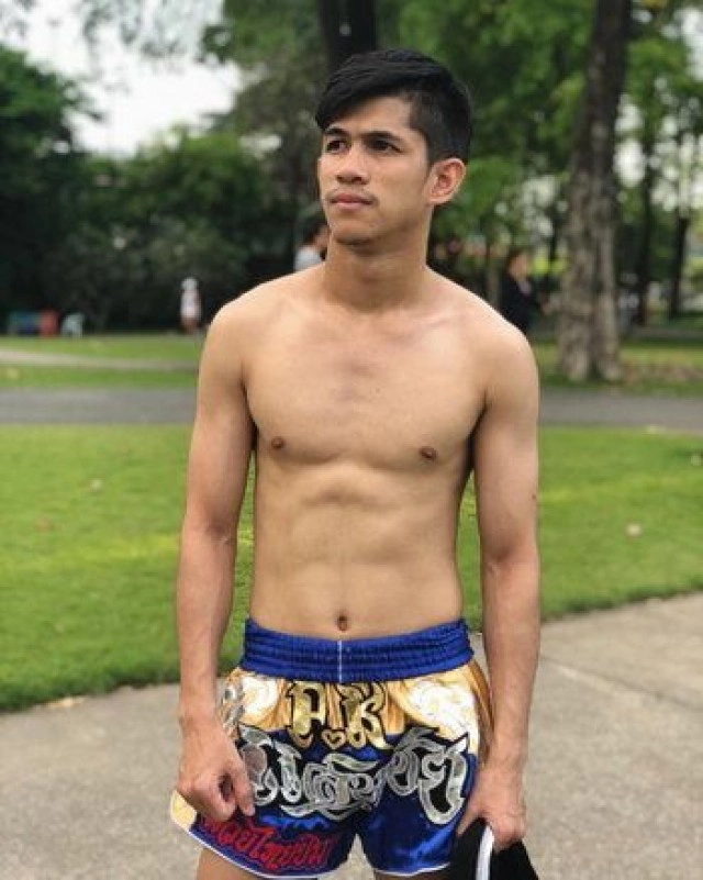 'เนเงิน' แฟน 'เจนนี่' ตอบชาวเน็ตขี้สงสัย ถามทำงานอะไร พร้อมตบท้าย 'มตส.'