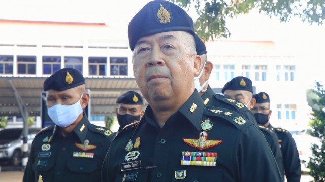 มทภ.3เตือนสติ "ไม่ก้าวล่วงสถาบัน"