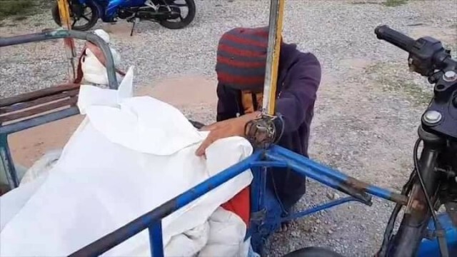 หนุ่มเก็บของเก่าพาแม่ป่วยกลับบ้านวันแม่ เสียชีวิตระหว่างทาง