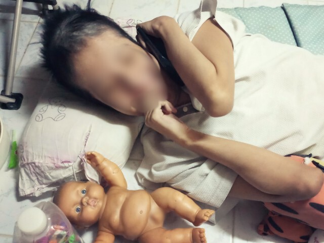 สุดรันทด หญิงสมองพิการ อยู่กับย่าฝืนสังขารหาเงินเลี้ยงหลาน