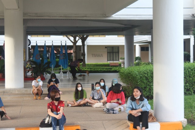 กลุ่ม นศ.มธ.เรียกร้องให้อาจารย์ปริญญา ออกมาขอโทษ