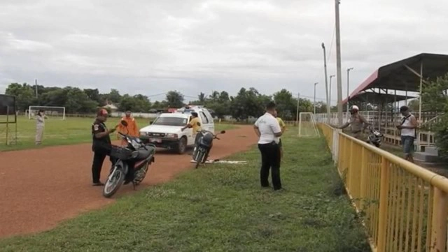 อดีตแข้งสุโขทัย ปลิดชีวิตตัวเองคาสนามบอล หลังปัญหารุมเร้า