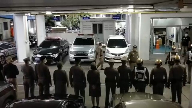 ตร.วางกำลังเข้ม - คุม "เพนกวิน" แจ้ง 7 ข้อหาพรุ่งนี้