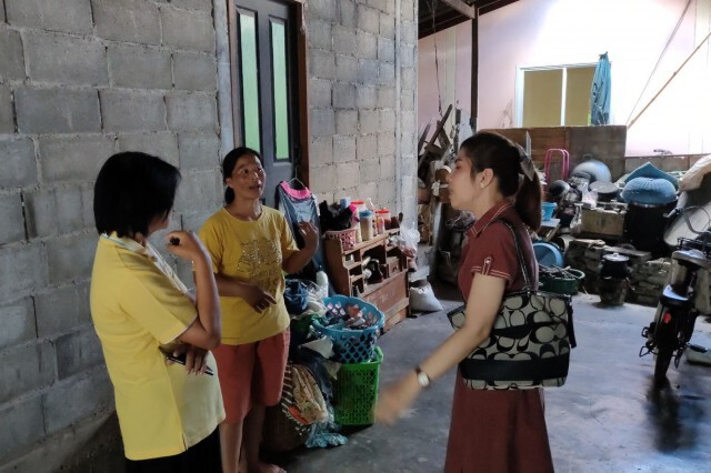 หนูน้อยวัย 10 ปี บ้านแตกต้องหอบน้องไปเลี้ยงที่โรงเรียน
