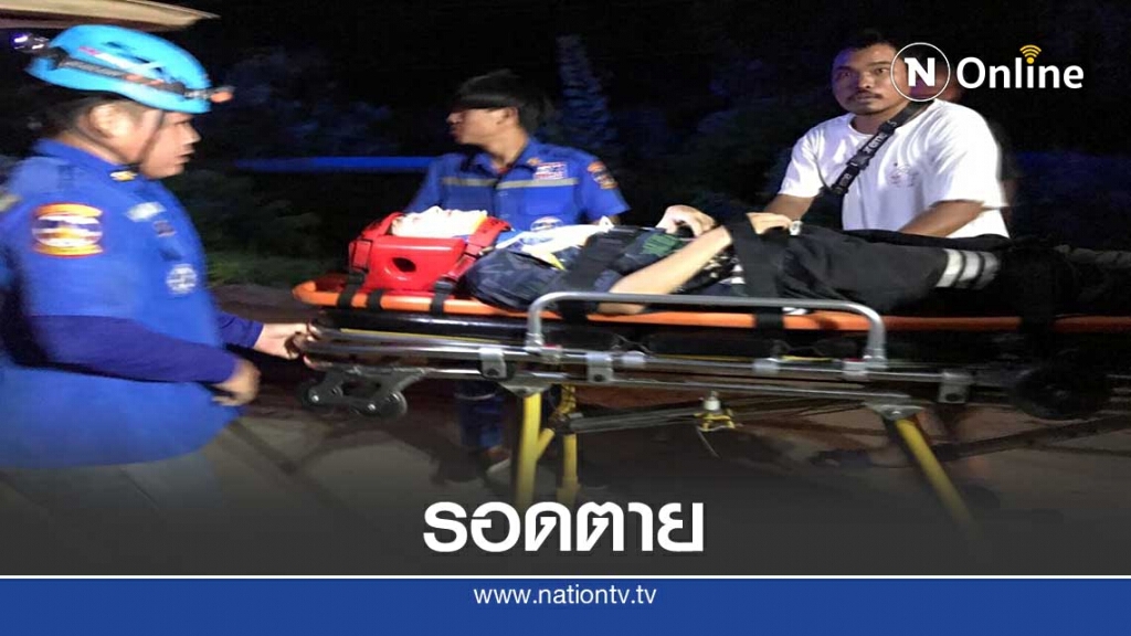 ซิ่งกระบะเสยท้าย6ล้อรอดตายหวุดหวิด ซิ่งกระบะเสยท้าย6ล้อรอดตายหวุดหวิด