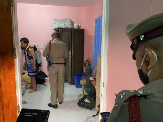 คนร้ายเคาะประตูรัวยิง 4 นัด