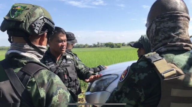 ฝ่ายความมั่นคงสั่งกระชับวงล้อม เจรจาให้คนร้ายมอบตัว