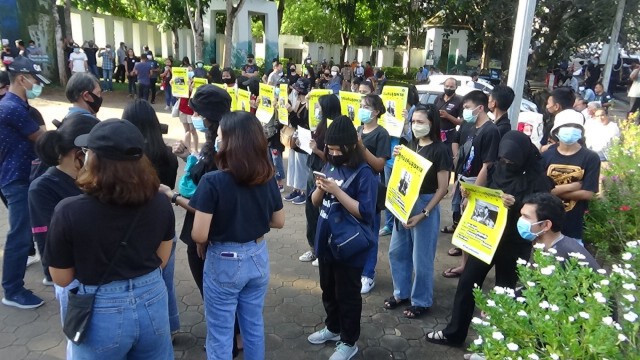 นร.-นศ. เรียกร้องประชาธิปไตย