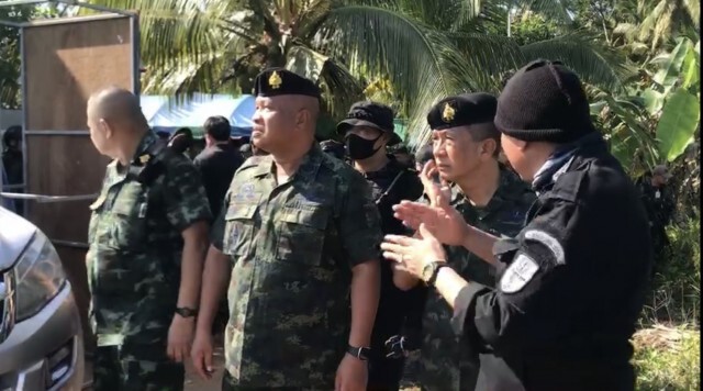 ฝ่ายความมั่นคงสั่งกระชับวงล้อม เจรจาให้คนร้ายมอบตัว
