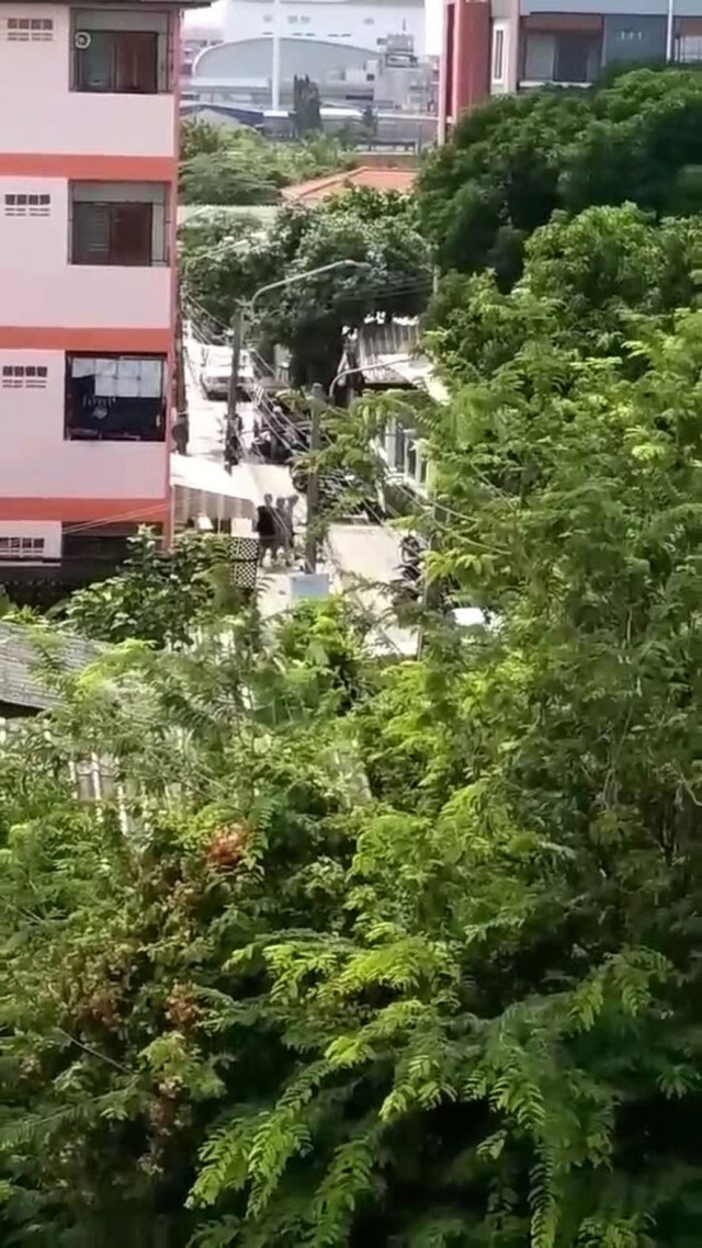 แฉอีกหนุ่มหัวร้อนตีเมีย-ป้าก่อนโวยวายใส่รถกระบะ