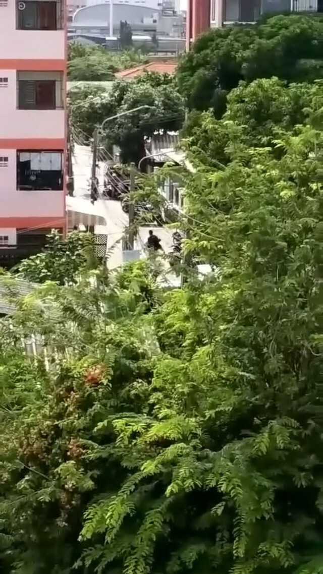 แฉอีกหนุ่มหัวร้อนตีเมีย-ป้าก่อนโวยวายใส่รถกระบะ