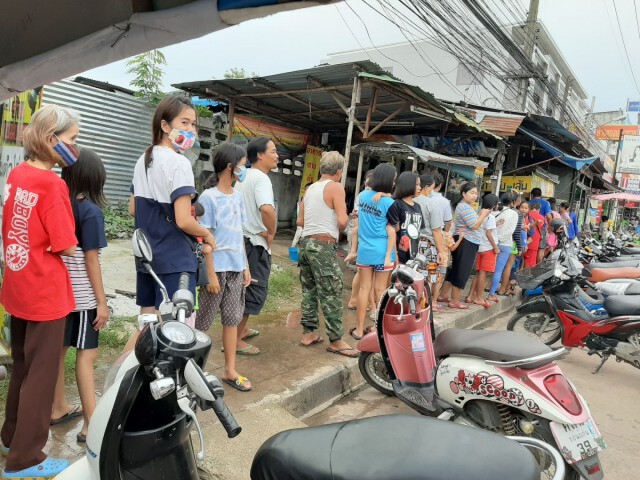 ต่อแถวกินฟรี! ร้าน โจ๊ก จั๊บ ขอนแก่น ถูกรางวัลที่ 1 รับ 12 ล้าน!