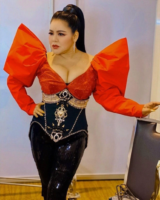 โชคใหญ่มากอง "ฮาย อาภาพร" ถูกลอตเตอรี่ 180 ใบ รถคู่ใจให้โชคตรงๆ