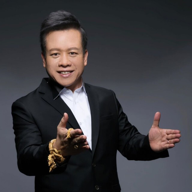 "หมอลักษณ์" เปิดดวงเมืองคู่กษัตริย์ ติงคนรุ่นใหม่อย่าจาบจ้วง