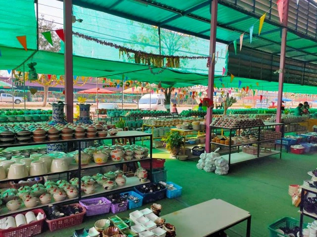 ปักหมุดถนนเซรามิกเงินล้าน