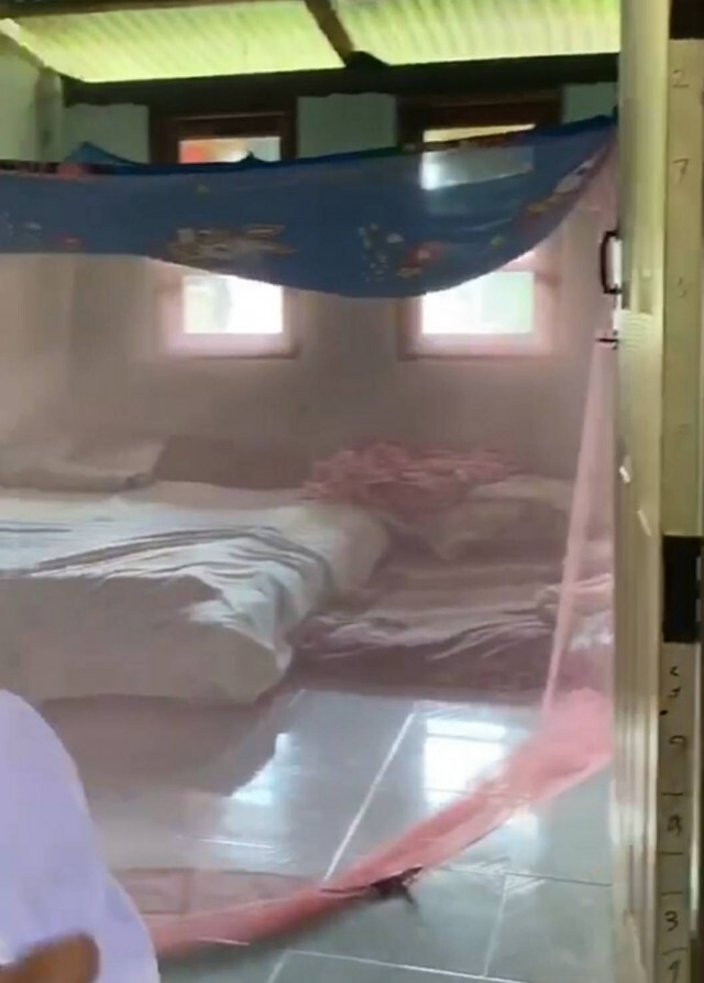 สำรวจบ้านเด็กนักเรียนชั้น ป.4 พาน้องสาว 2 ขวบไปโรงเรียนด้วย ไม่ปลอดภัย