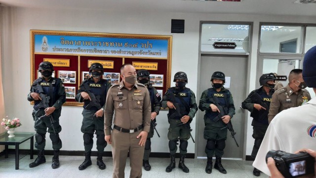 จับสองผัวเมีย-ขับรถนำทางขนยาบ้า6ล้านเม็ด