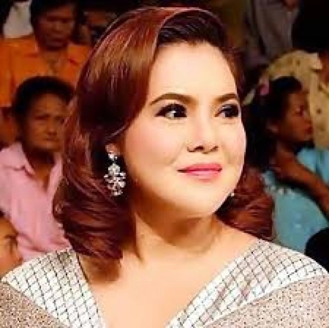 โชคใหญ่มากอง "ฮาย อาภาพร" ถูกลอตเตอรี่ 180 ใบ รถคู่ใจให้โชคตรงๆ