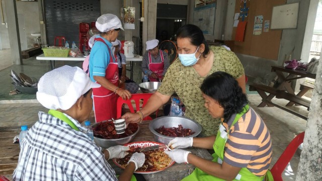 ชาวบ้านโคราชสู้วิกฤติ จับกลุ่มทำน้ำพริกสูตรนรก3พันปี