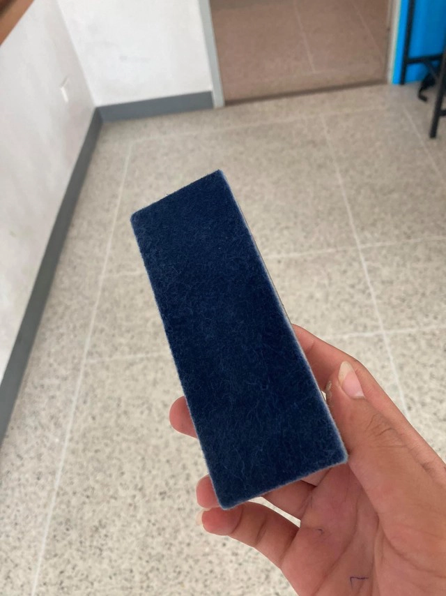 ครูสายโหดทำโทษลูกศิษย์ นั่งคุยกันระหว่างเรียน ป๊าบ แปรงลอยใส่หลัง