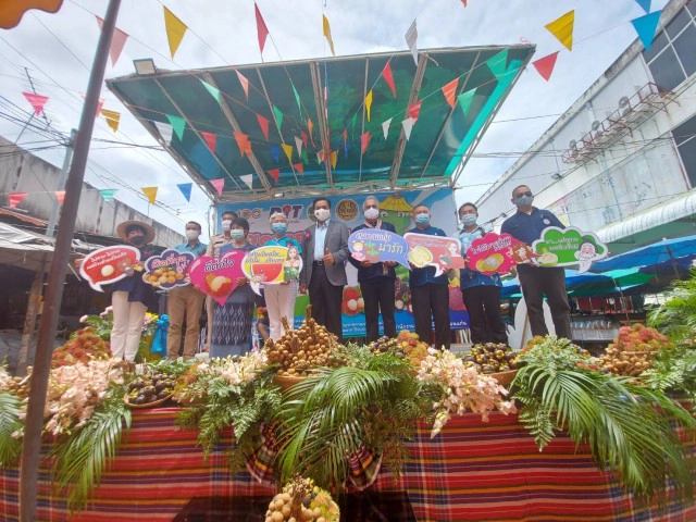 "สดจากสวน ชวนมาช๊อป" ที่ตลาดบางลำภู