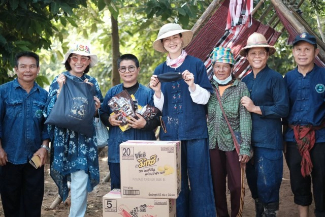 "แพนเค้ก" สลัดลุคนางเอกลุยทำนาที่สุรินทร์