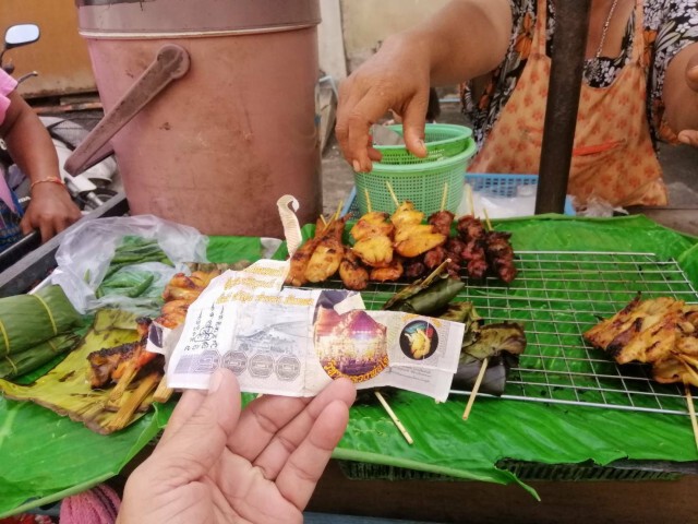 แม่ค้าหมูปิ้ง ร่ำไห้! รับแบงก์พันปลอม ยังต้องทอนอีก 950 บาท