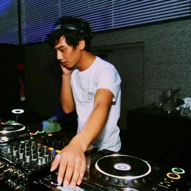 หนุ่มอังกฤษโดนเฆี่ยนที่สิงคโปร์กระทบการทูต