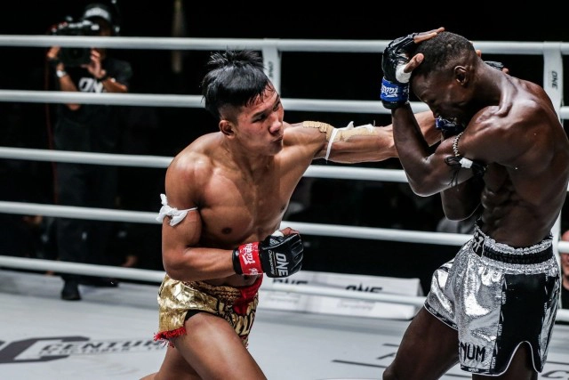 "กุหลาบดำ"ตั้งเป้าน็อก"แสงมณี คู่เอกONE:No Surrender III