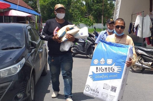 ยายรอคนช่วยเหลือในมุมมืดใต้บันได ร่างกายไม่มีแรงเดิน