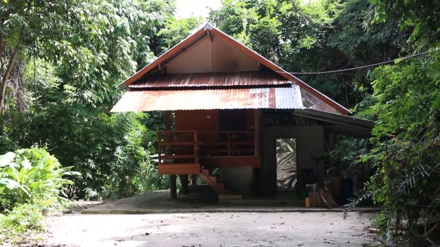 ตรวจค้นสำนักสงฆ์คลายข้อสงสัยน้องเจี๊ยบหาย