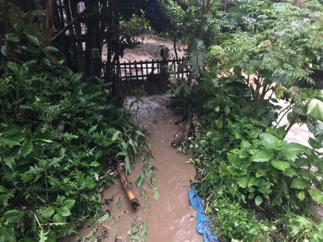 ฝนตกหนักน้ำป่าหลาก "แม่กำปอง"