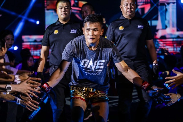 "กุหลาบดำ" หวังน็อก "แสงมณี" บู๊ วันโนเซอร์เรนเดอร์ มวยไทย