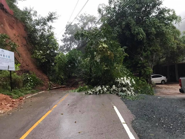 ฝนตกหนักน้ำป่าหลาก "แม่กำปอง"