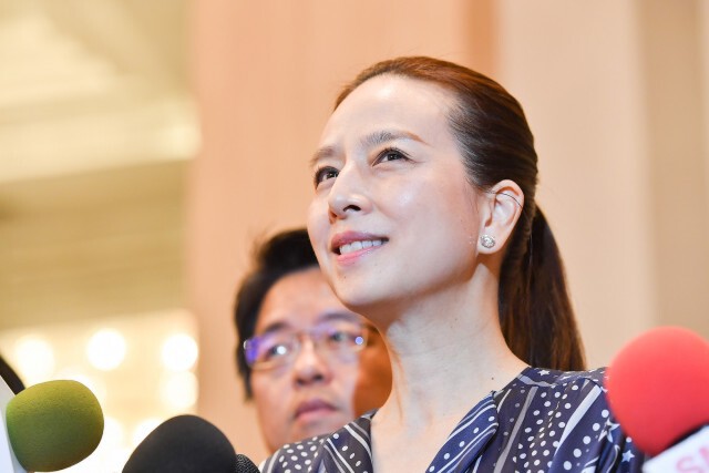 ฟาดมาก "มาดามแป้ง" เท 16 ล้าน  ให้สมาคมบอลฯสานต่อ"วีเออาร์"